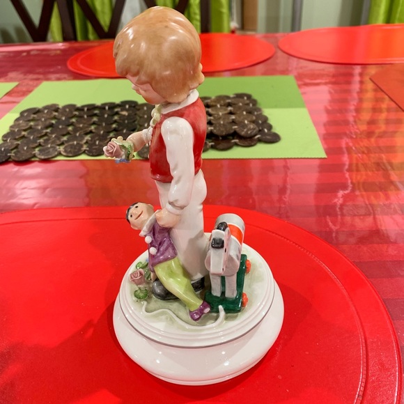 Goebel  Lore  1978  Limited Edition Birthday Boy - Picture 8 of 8